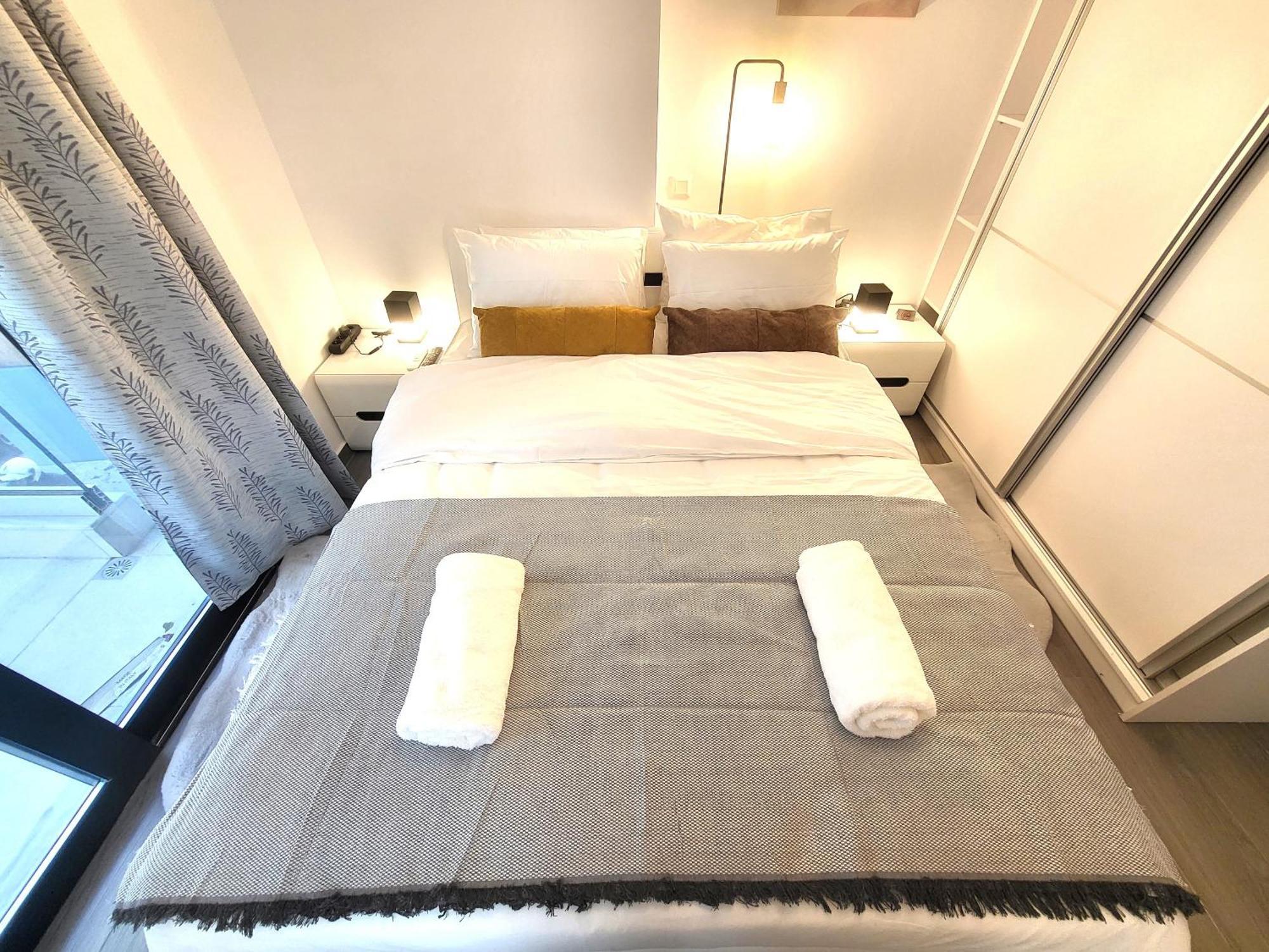 Fabilicious Suites - 2 Apartments- Romantic Jacuzzi & Spacious Family Comfort Athen Exterior foto